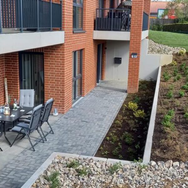 Garten mit Terrasse